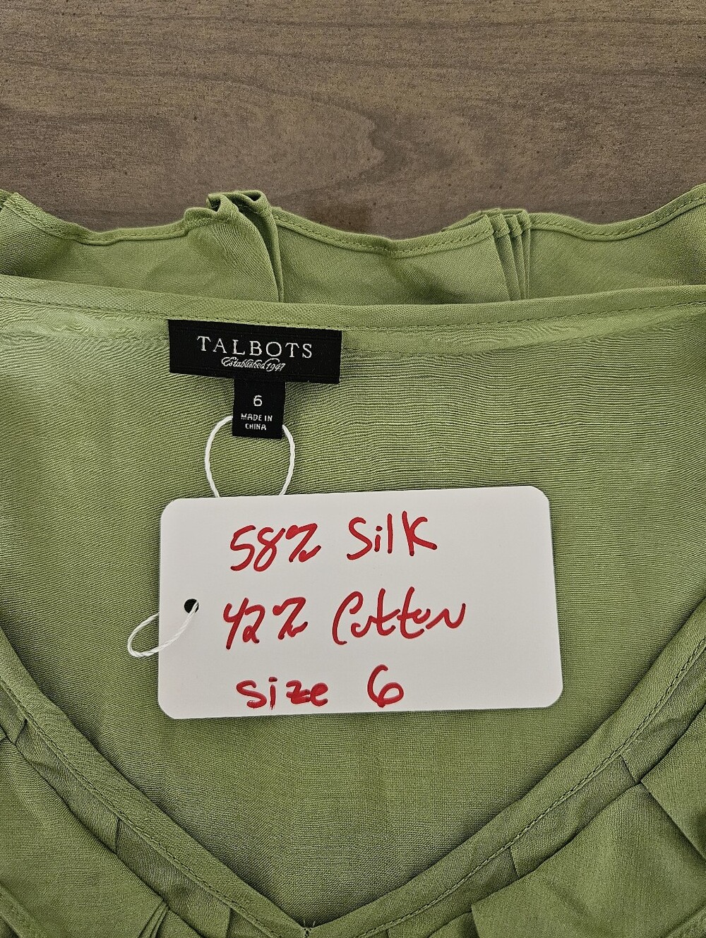 Talbots Silk Green V-Neck Ruffle Trim Top Size 6 - Picture 2 of 7